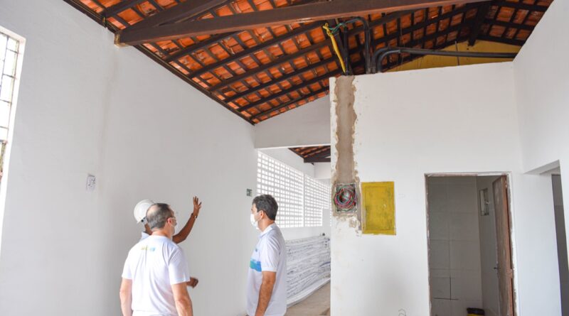 Braide vistoria obras do programa Escola Nova na área Itaqui-Bacanga