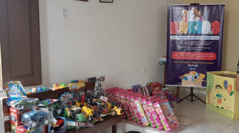 BRK realiza campanha interna e doa brinquedos para Associação de Moradores do Sítio Apicum