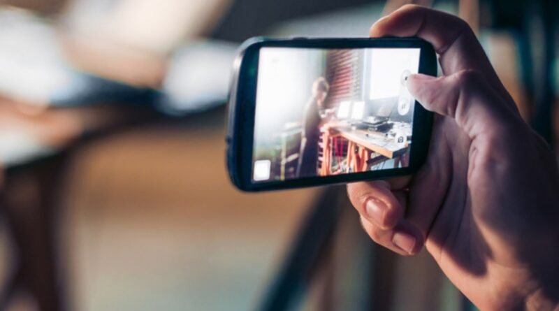 Veja os 5 passos para perder a vergonha de gravar vídeos na internet