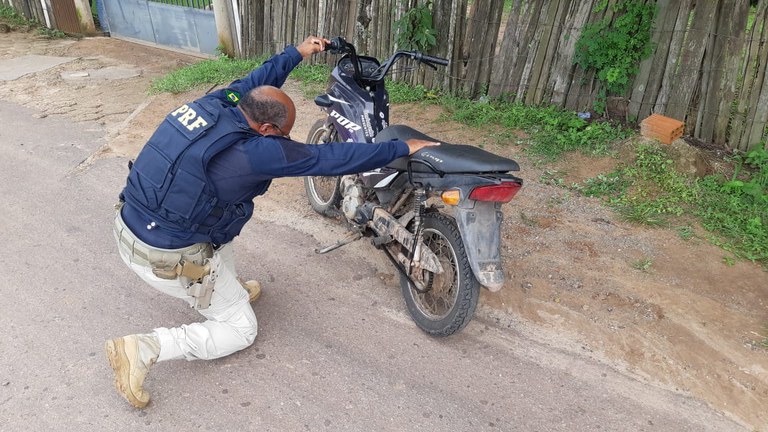 PRF recupera motocicleta furtada na BR-316