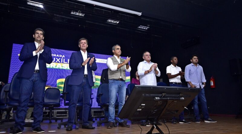 Eduardo Braide participa do lançamento da Jornada Auxílio Brasil em São Luís