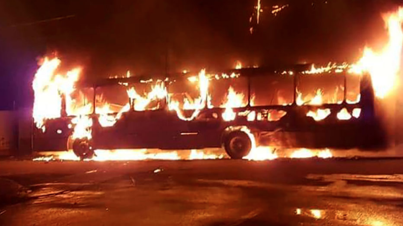 Incêndio destrói 12 ônibus da Empresa Ratrans