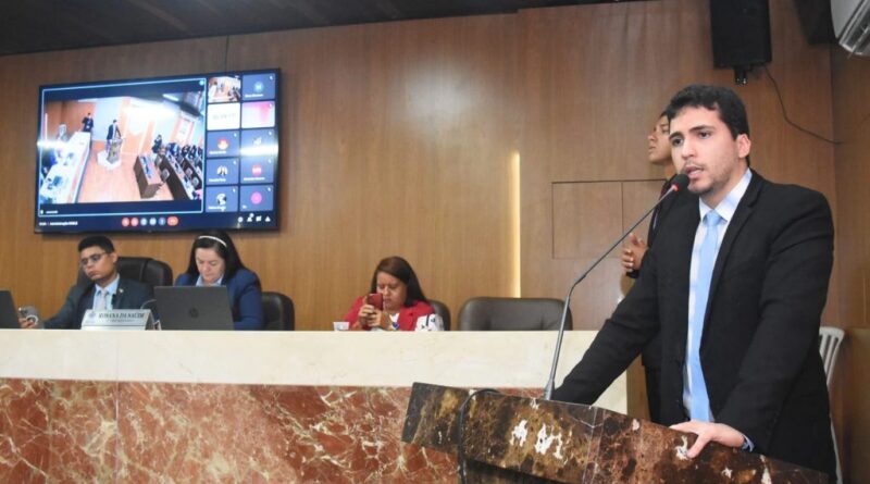 Daniel Oliveira destaca ações na educação da rede pública municipal