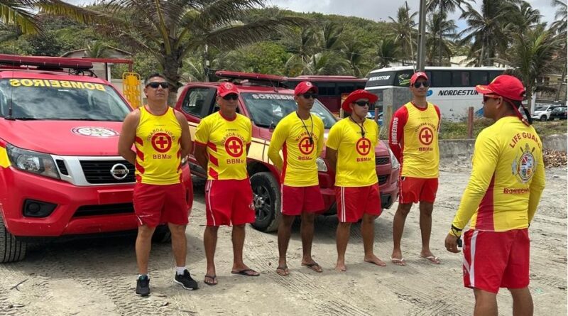 Bombeiros reforçam operação Praia Segura nas férias e alertam para cuidados no mar
