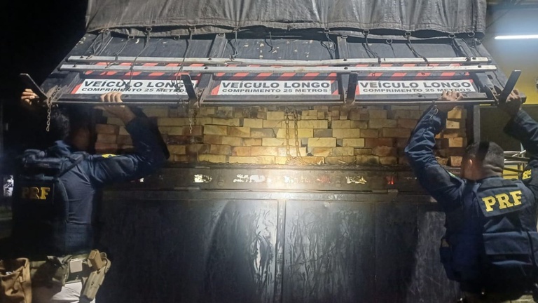 PRF apreende mais de 100 m³ de madeira transportada sem licença ambiental na BR-230 no Maranhão