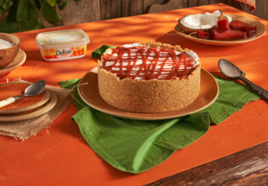 Receita de Torta de Sorvete de Tapioca com Coco e Calda de Goiabada