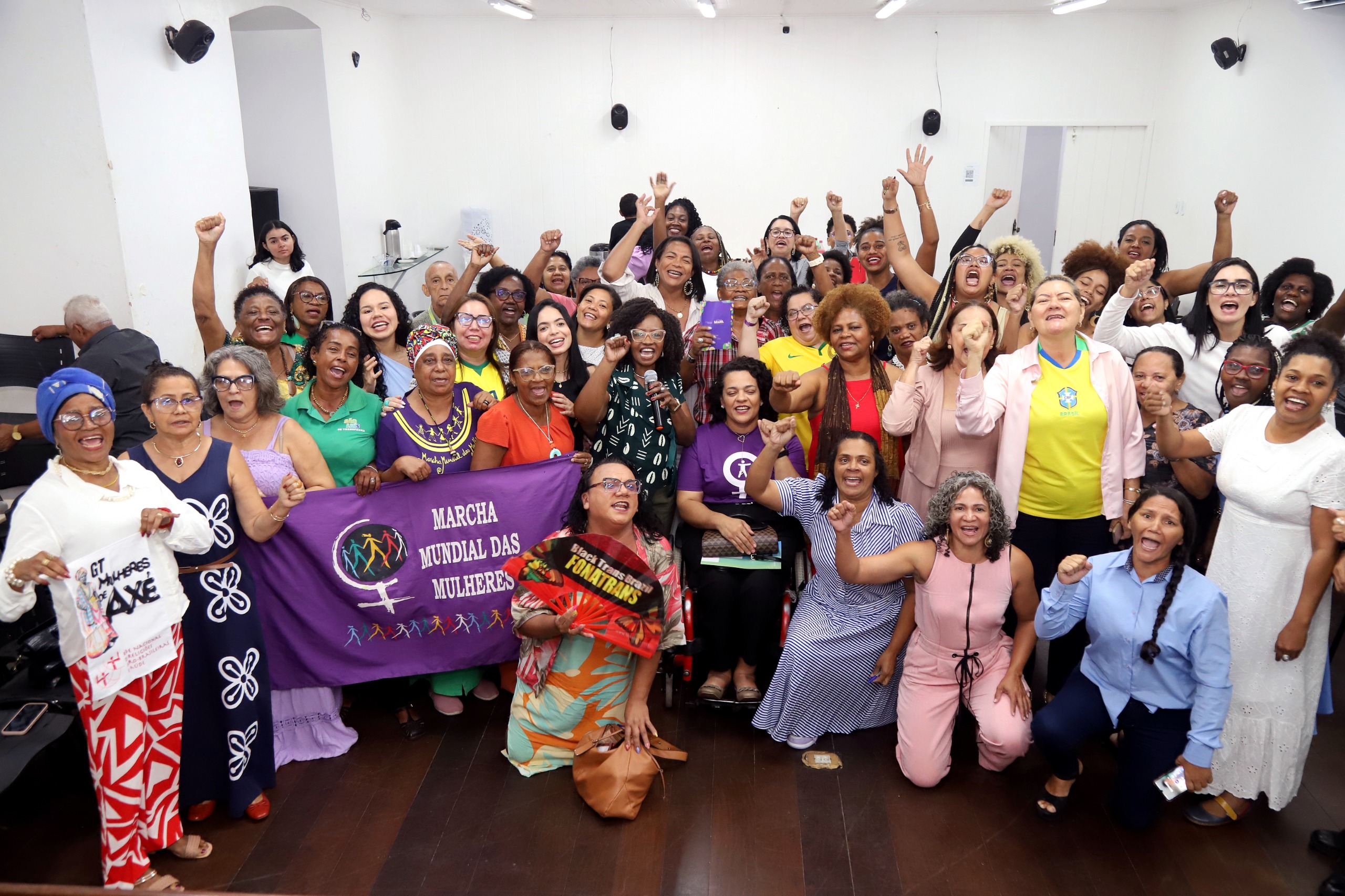 Secretaria Municipal da Mulher realiza primeiro encontro com movimentos sociais