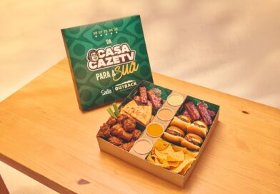 Outback leva clima de estádio para dentro de casa com box exclusivo em parceria com a Casa CazéTV