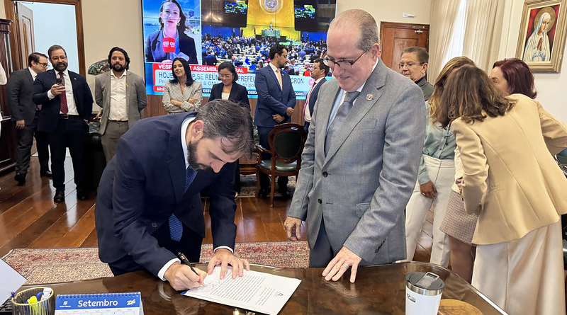 TJMA empossa dois magistrados em solenidade no Gabinete da Presidência