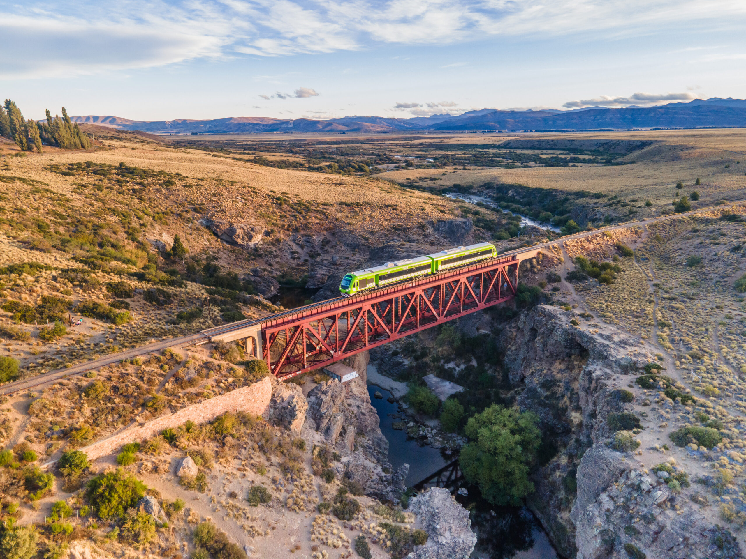 Trem Patagônico conecta o litoral à Cordilheira dos Andes