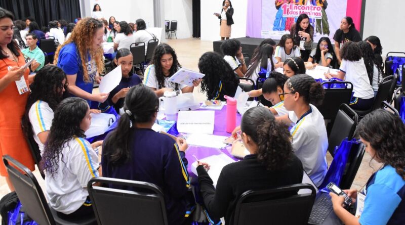 Prefeitura de São Luís realiza 1º Encontro das Meninas com estudantes da rede municipal